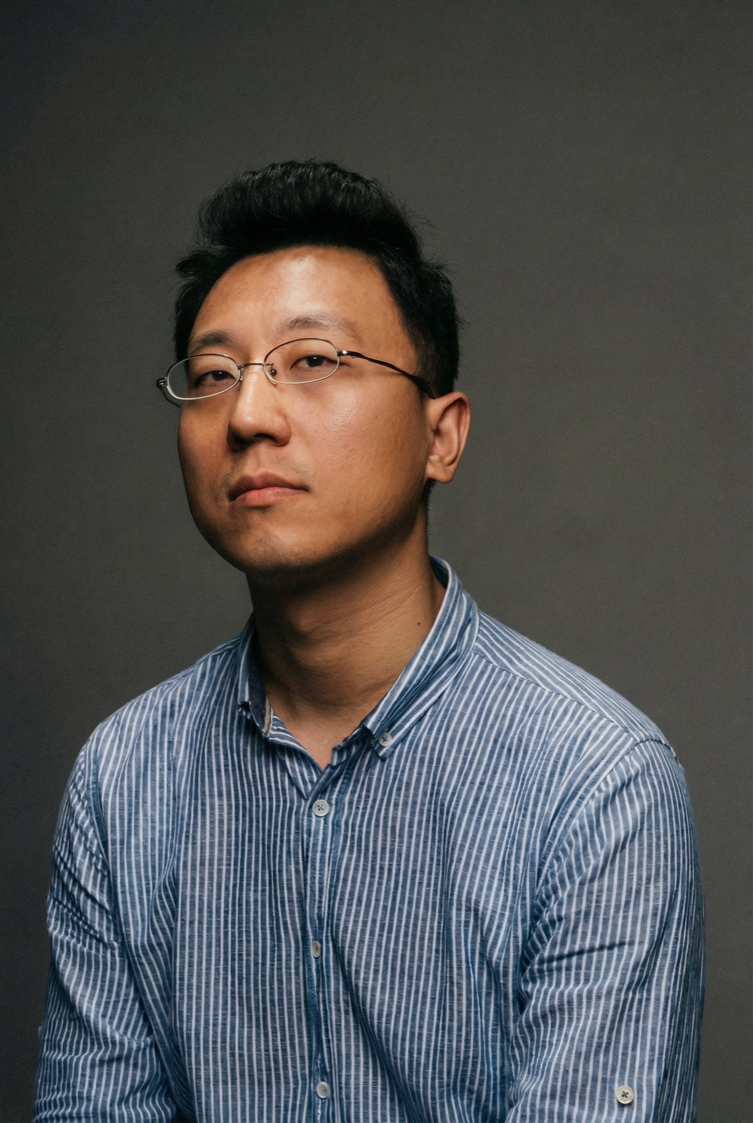 何发肖像，P4剧场联合创始人和主理人